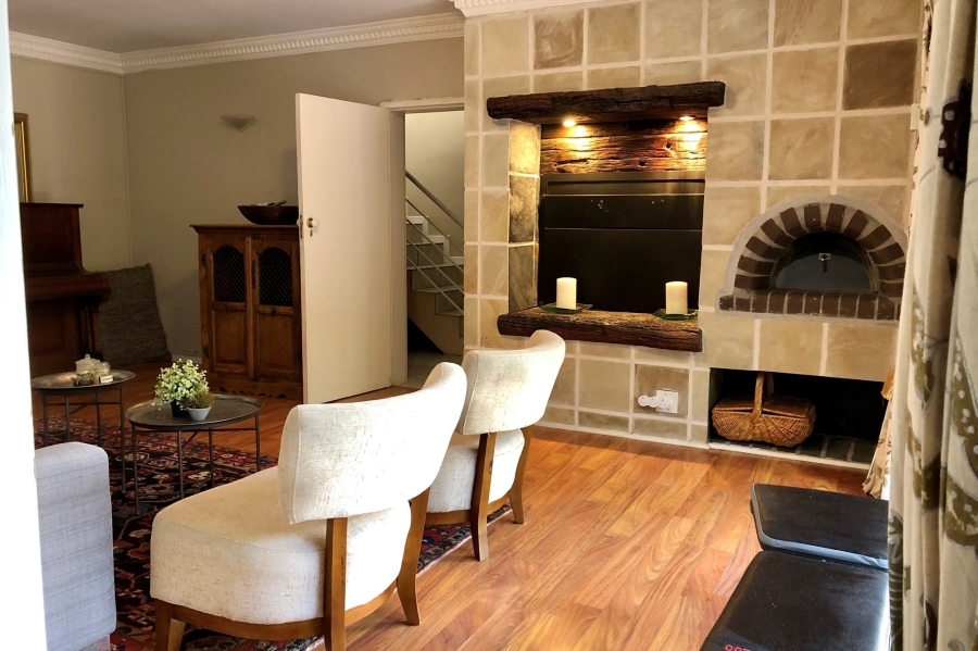 7 Bedroom Property for Sale in Plattekloof Western Cape